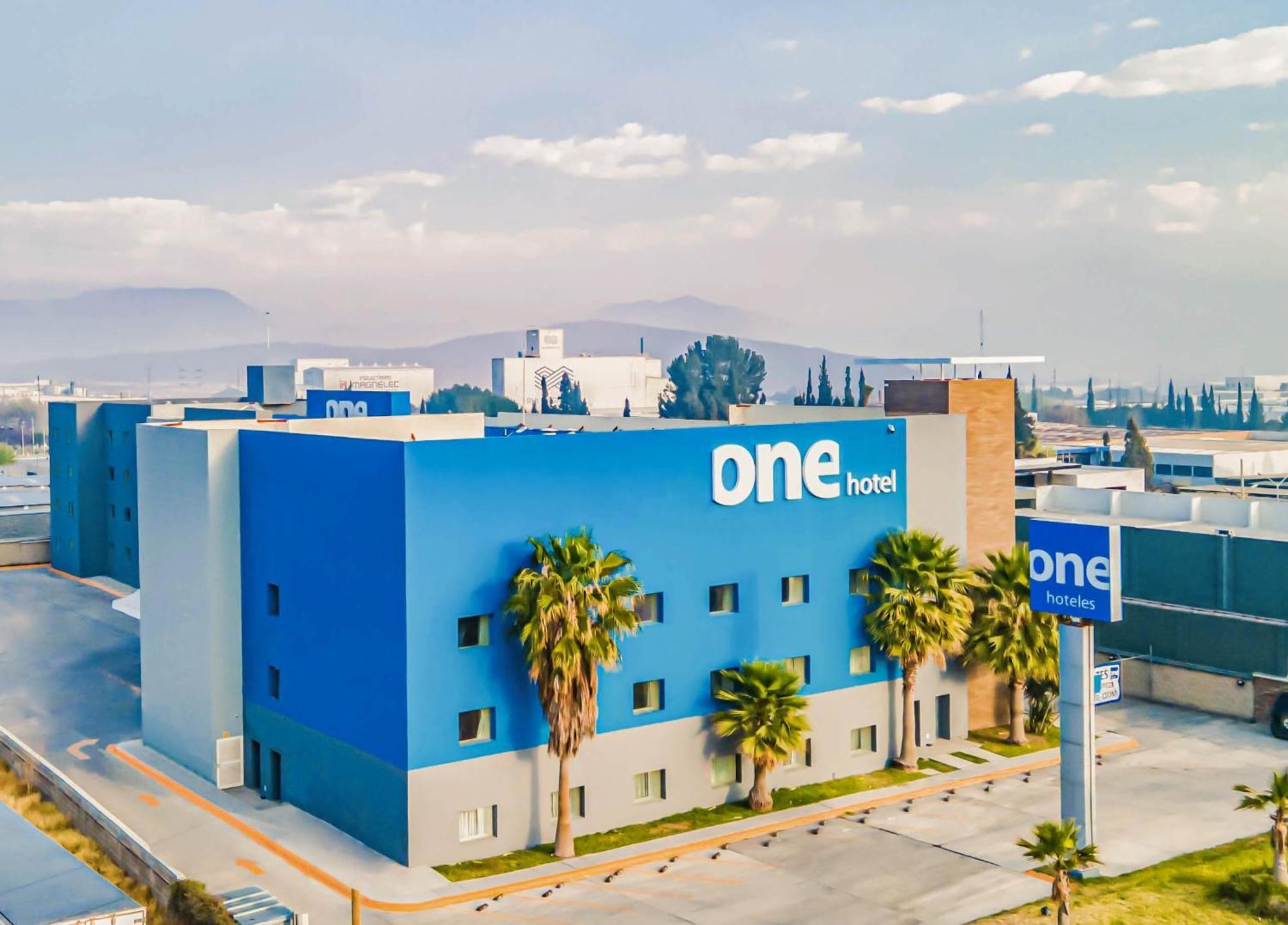 One Saltillo Aeropuerto ภายนอก รูปภาพ